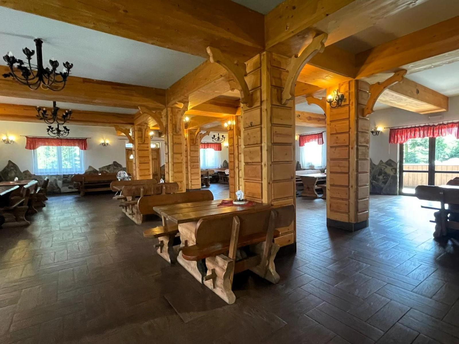 Skalny Brzeg Hotel ชาร์นาโกรา ภายนอก รูปภาพ